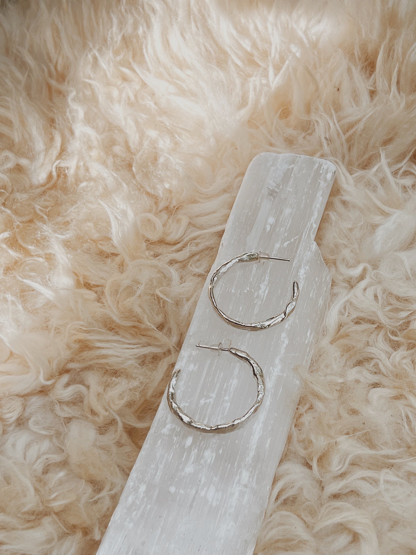 Aura Hoops